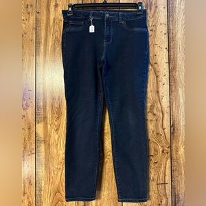 d. Jeans denim jeans. Size 8. Women’s.